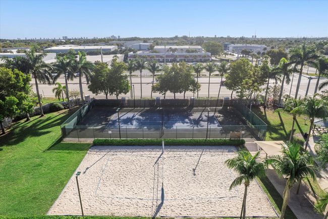 6204 Sandy Bank Ter, Condo with 2 bedrooms, 3 bathrooms and null parking in Riviera Beach FL | Image 27