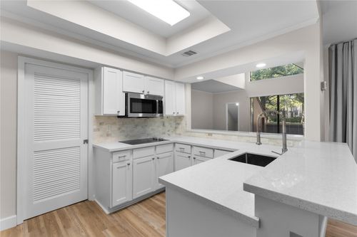 336 Litchfield Ln, Houston, TX, 77024-6042 | Card Image