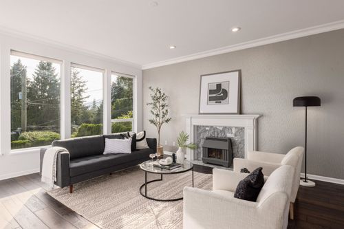 456 Montroyal Blvd, North Vancouver, BC, V7N3E1 | Card Image
