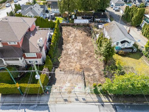 636 Rochester Ave, Coquitlam, BC, V3K2V7 | Card Image