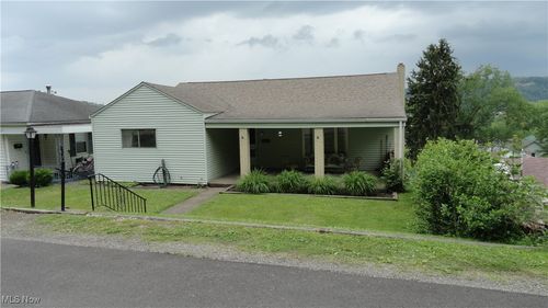 521 Georgia Ave, Chester, WV, 26034-1513 | Card Image