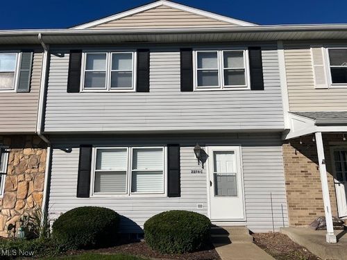 2276 Raber Rd, Uniontown, OH, 44685-8811 | Card Image