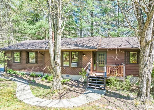 182 Laurel Branch Rd, Maggie Valley, NC, 28751-7620 | Card Image