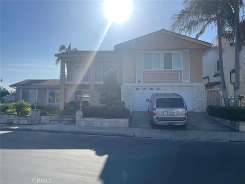 720 Pepper Tree Ln, Long Beach, CA, 90815-4730 | Card Image