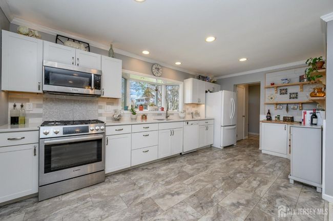 14 Temple Ter, House other with 3 bedrooms, 2 bathrooms and null parking in Lawrence NJ | Image 7