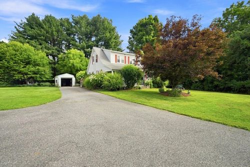 373 College Hwy, Southwick, MA, 01077-9427 | Card Image