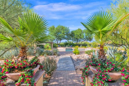 5716 E Milton Dr, Cave Creek, AZ, 85331-3000 | Card Image