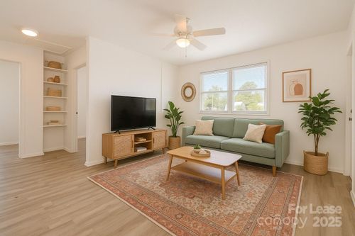 apt-q1-200 York St, chester, SC, 29706-1466 | Card Image