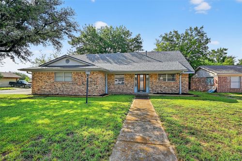 1101 Patricia Dr, Sherman, TX, 75090-8343 | Card Image