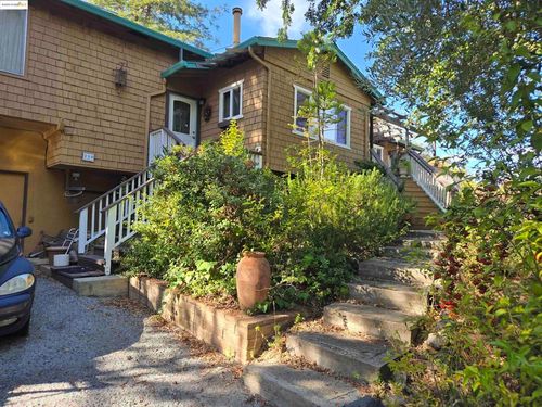 220 Canyon Dr, Portola Valley, CA, 94028-7809 | Card Image