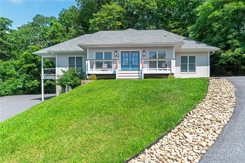 110 Westbrook Dr, Boone, NC, 28607-3742 | Card Image