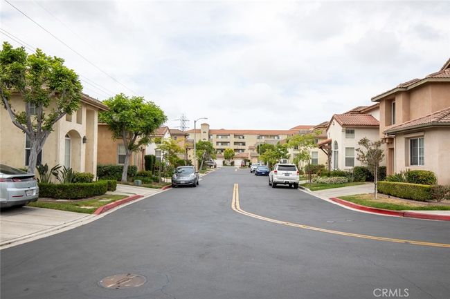 69 Serena Way, Condo with 4 bedrooms, 3 bathrooms and 2 parking in Stanton CA | Image 9