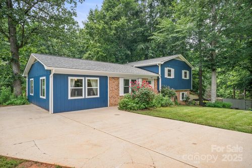742 Stonecrest Dr, Statesville, NC, 28625-5561 | Card Image