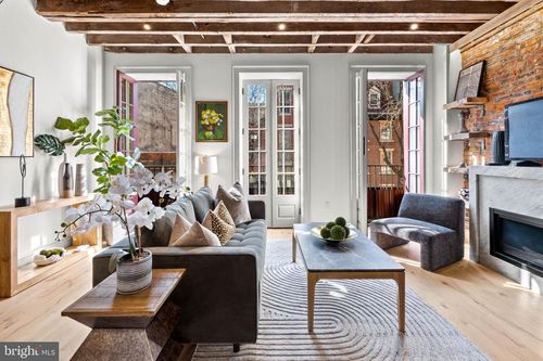 2-151 N 3rd St, PHILADELPHIA, PA, 19106-1914 | Card Image