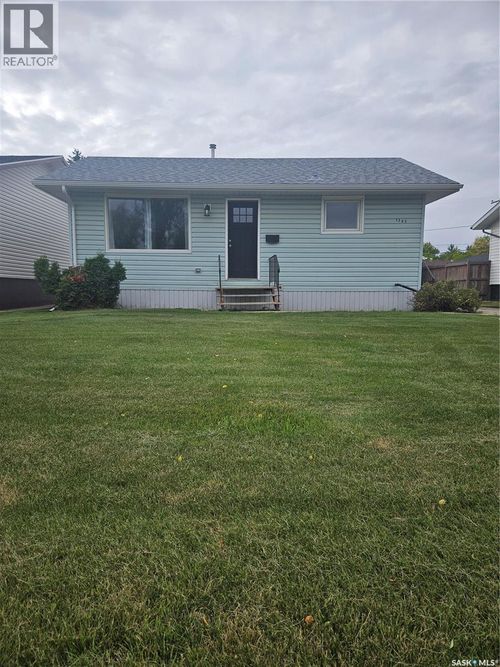 1305 96 St, Tisdale, SK, S0E1T0 | Card Image