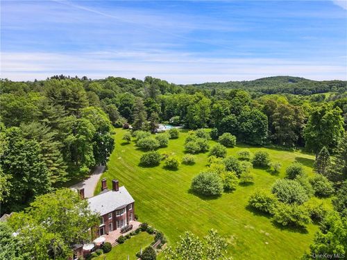 99 Cantitoe St, Katonah, NY, 10536-3800 | Card Image