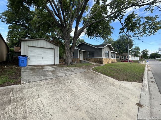 635 E Gonzales St, House other with 2 bedrooms, 1 bathrooms and null parking in Seguin TX | Image 14