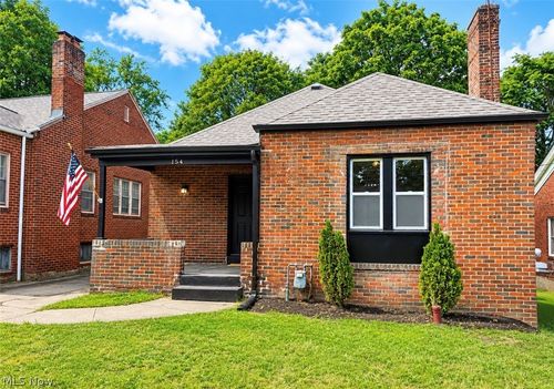154 Roslyn Dr, Youngstown, OH, 44505-2555 | Card Image