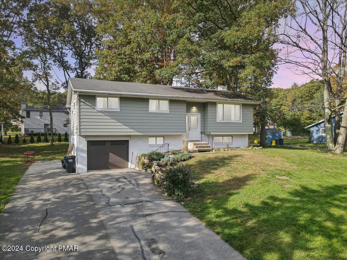Church Ave, Mount Pocono, PA 18344