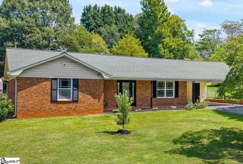 118 Willowood Dr, Spartanburg, SC, 29303-7530 | Card Image