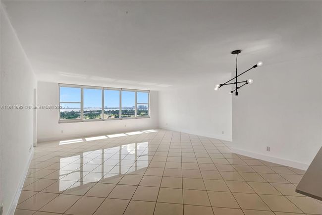 APT-16F - 5600 Collins Ave, Condo with 2 bedrooms, 2 bathrooms and null parking in Miami Beach FL | Image 7
