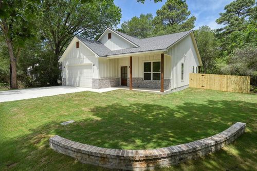 104 Pony Grass Ln, Bastrop, TX, 78602-5092 | Card Image