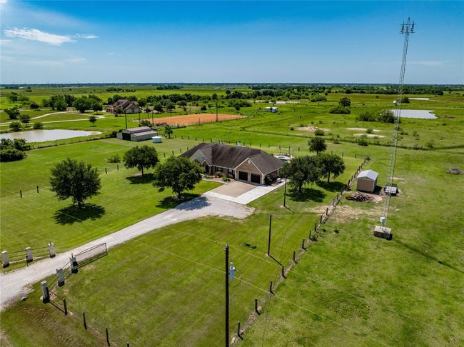 17087 County Road 266, Home with 3 bedrooms, 4 bathrooms and 2 parking in East Bernard TX | Image 6
