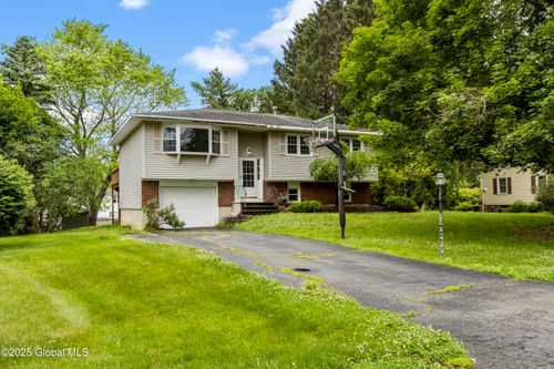 10 Bloomingdale Ave, East Greenbush, NY, 12061-1724 | Card Image