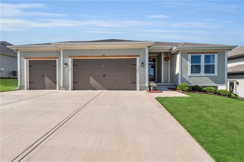 12940 N Champanel Way, Platte City, MO, 64079-4505 | Card Image