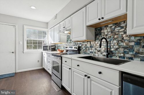 306-83 Brighton Ct, DOWNINGTOWN, PA, 19335-2270 | Card Image