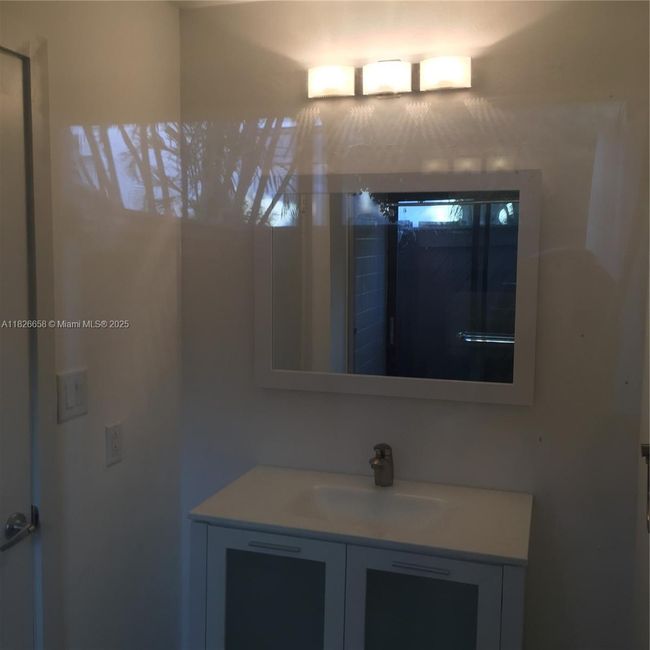APT-8 - 2180 Brickell Ave, Townhouse with 2 bedrooms, 2 bathrooms and null parking in Miami FL | Image 19