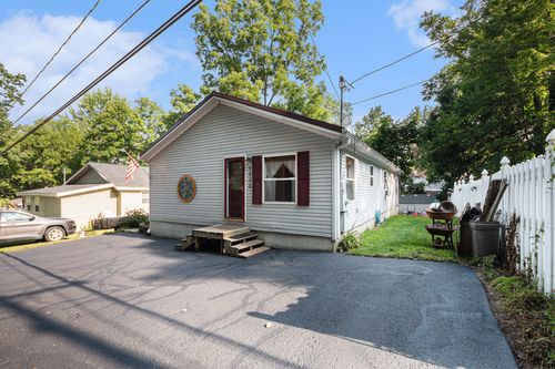 6859 Paradise Park, Saranac, MI, 48881-9680 | Card Image