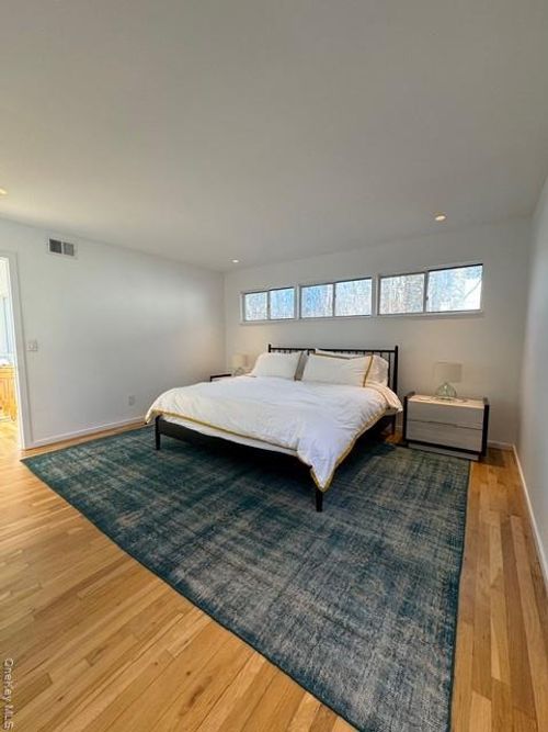 14 Park Cir, Quogue, NY, 11959-4259 | Card Image