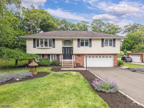 66 Robert St, North Haledon, NJ, 07508-2776 | Card Image