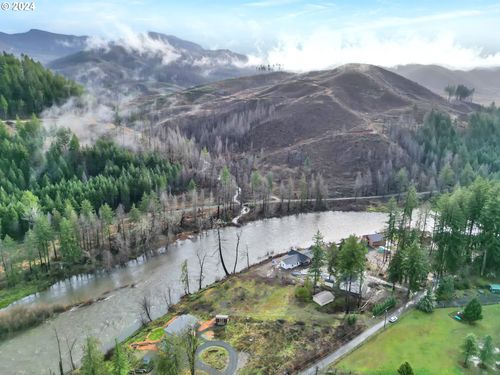 90409 Mountain View Ln, Leaburg, OR, 97489-9616 | Card Image