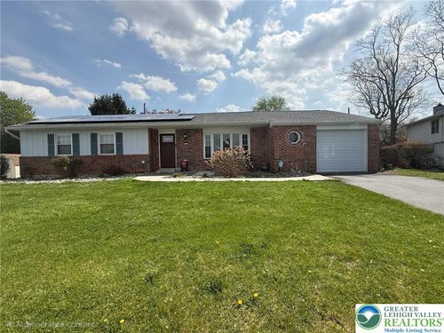 4860 Hemlock St, Allentown, PA, 18106-9418 | Card Image