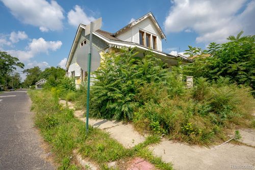 17403 Goddard St, Detroit, MI, 48212-1055 | Card Image