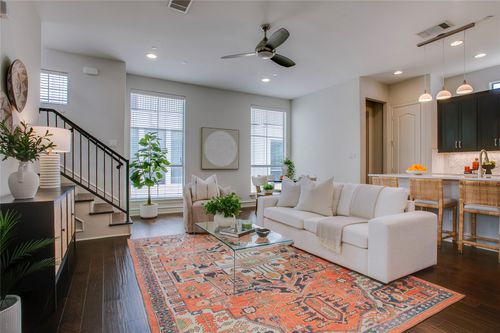 h-2100 N Fitzhugh Ave, Dallas, TX, 75204-4629 | Card Image