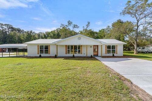 7937 Helmsdale Dr, Ocean Springs, MS, 39564-7508 | Card Image