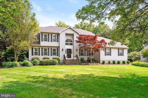 28 Arnold Ln, ROBBINSVILLE, NJ, 08691-3047 | Card Image