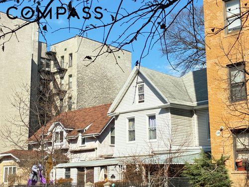 39 Winthrop St, Brooklyn, NY, 11225-6008 | Card Image