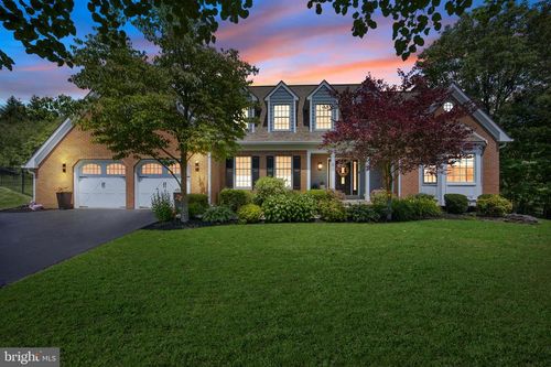 6 Valley Cir, DOYLESTOWN, PA, 18901-2750 | Card Image