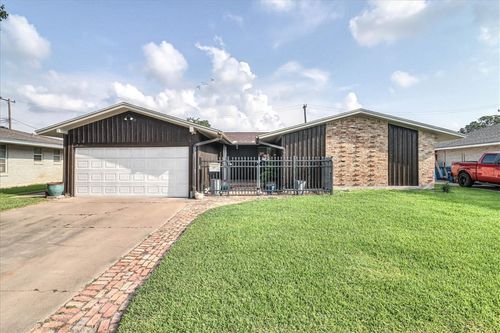 1022 Herndon St, Corpus Christi, TX, 78411-2368 | Card Image