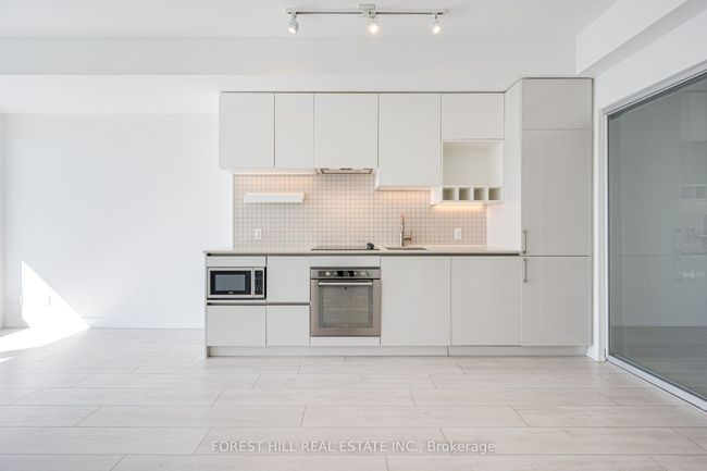1506 - 5 Buttermill Ave, Condo with 2 bedrooms, 2 bathrooms and 1 parking in Vaughan ON | Image 6