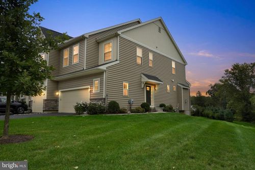 201 Kestrel Ct, KENNETT SQUARE, PA, 19348-2209 | Card Image