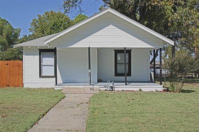 1603 N Buffalo Avenue, House other with 3 bedrooms, 1 bathrooms and null parking in Cleburne TX | Image 1