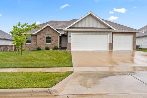 746 E Penzance Cir, Nixa, MO, 65714-9452 | Card Image