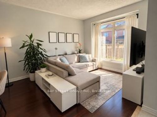 65 Venture Ave, Richmond Hill, ON, L4S2R5 | Card Image