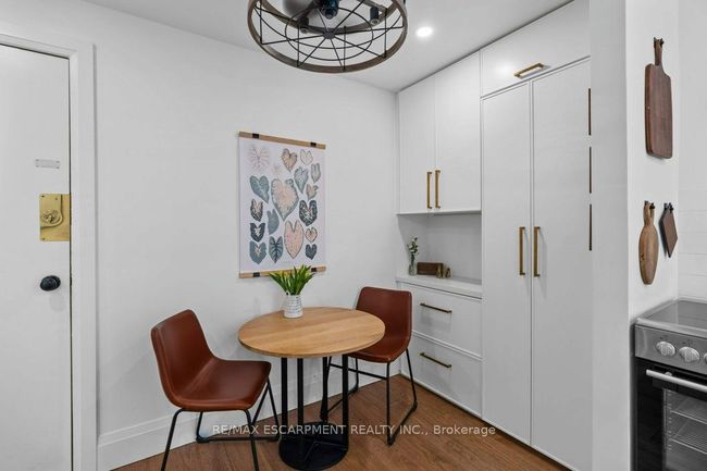 5 - 137 Emerald St S, Condo with 1 bedrooms, 1 bathrooms and 1 parking in Hamilton ON | Image 17