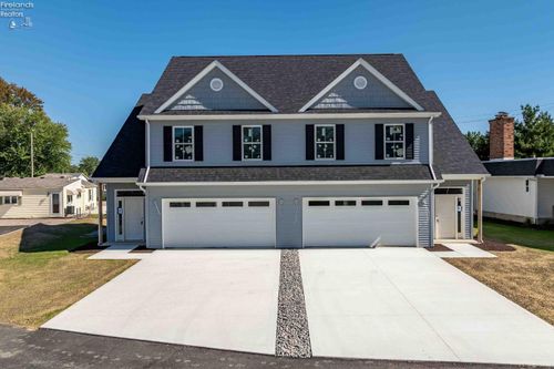 29 E Catawba Shore Dr, Port Clinton, OH, 43452 | Card Image